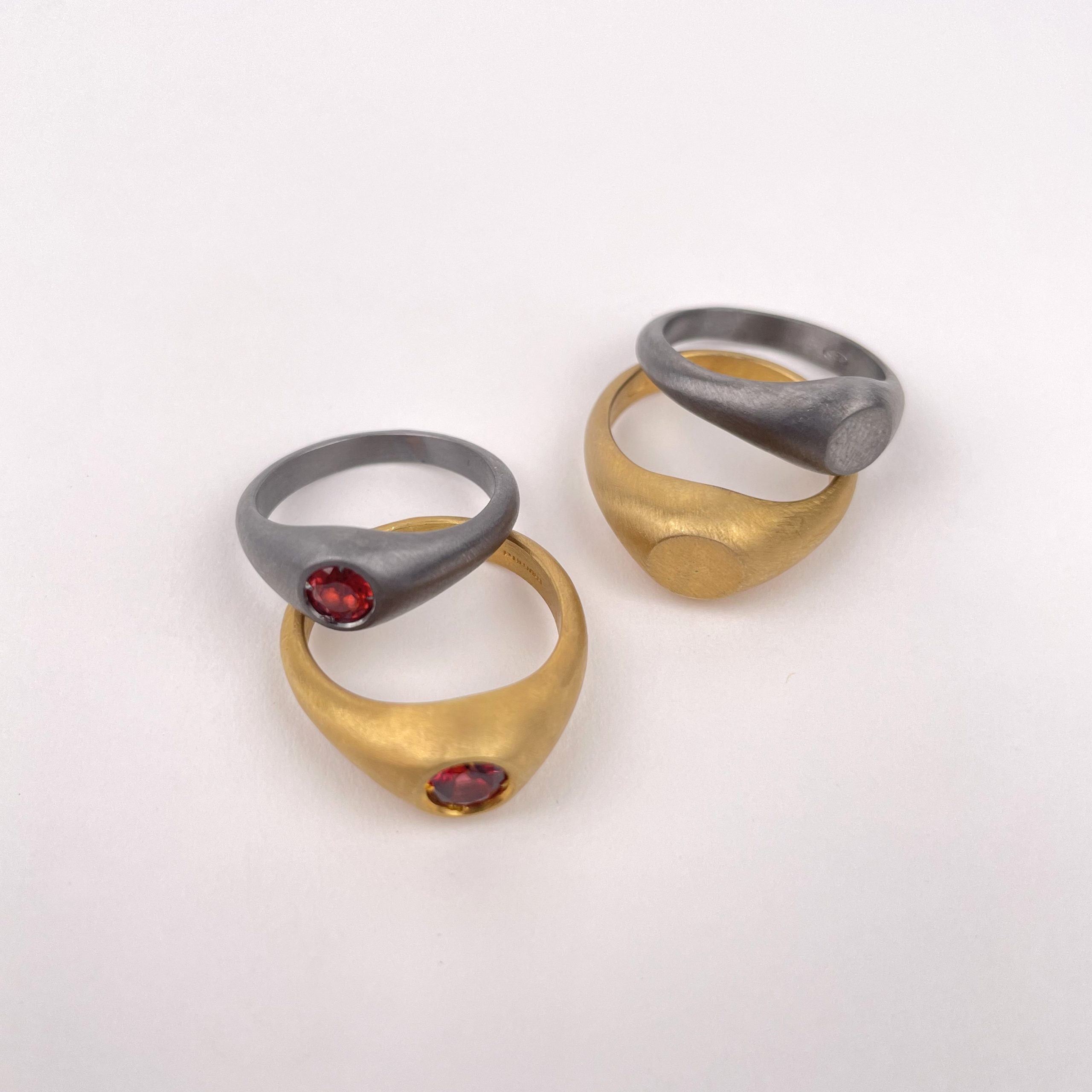 Chevalier Ring