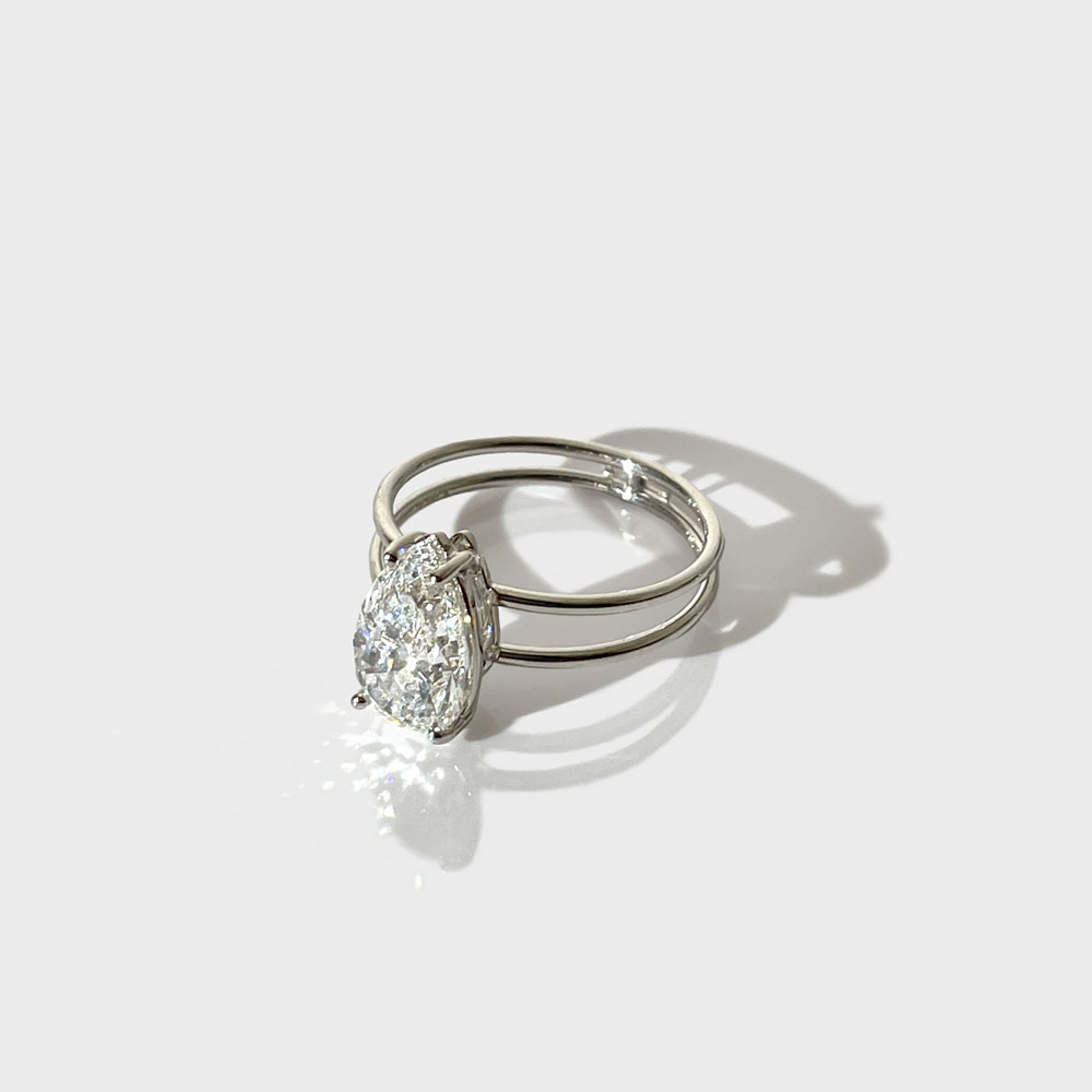Anello Griffes Diamante Goccia Lab Grown
