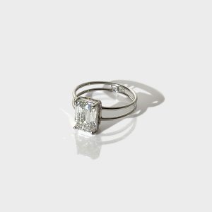Anello Griffes Diamante Smeraldo Lab Grown